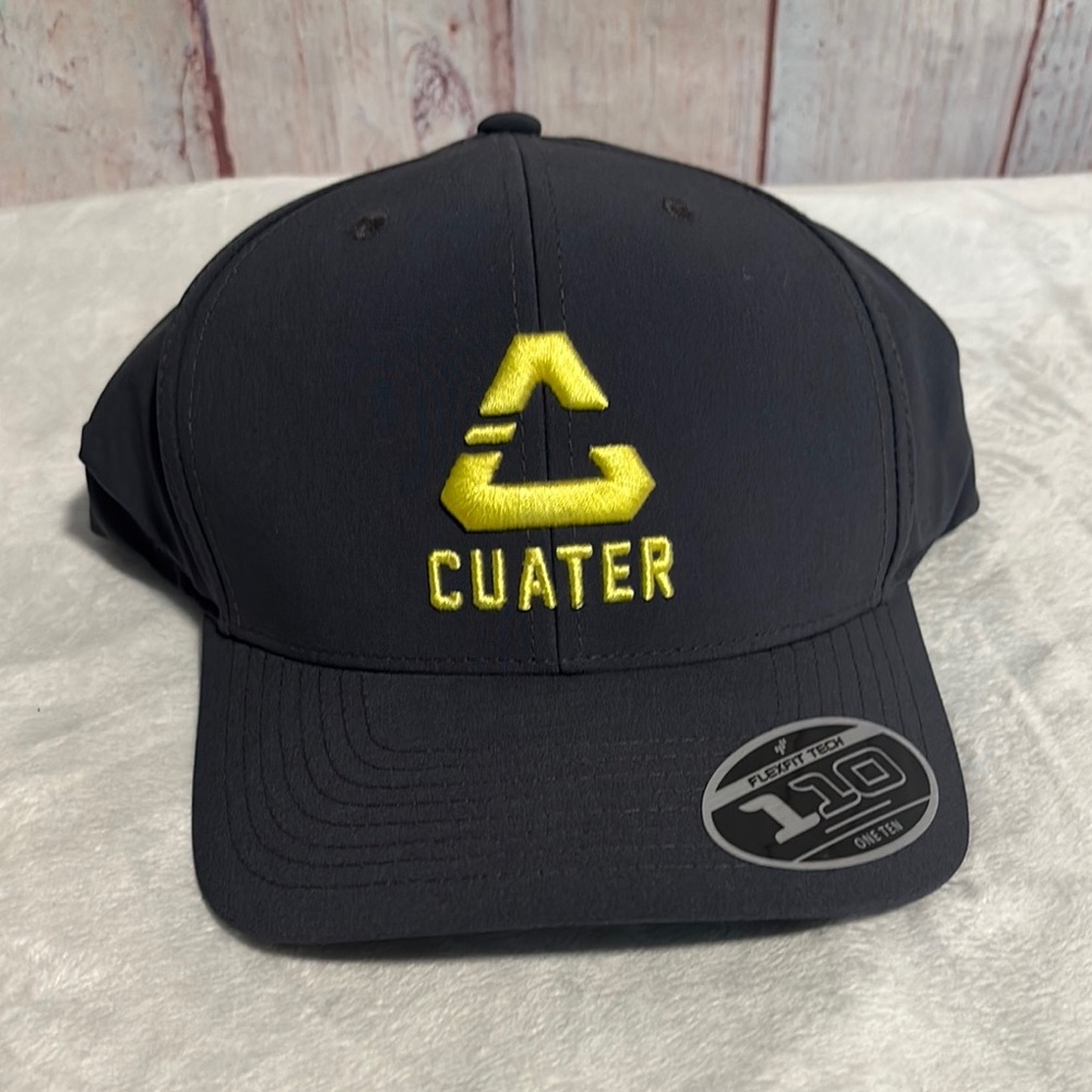 NWT Travis Mathew Cuater logo Nero Golf Hat